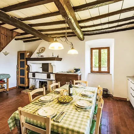 Domus Marsicana By Interhome شقة تالياكوتسو