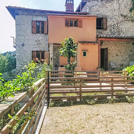 Domus Marsicana By Interhome شقة